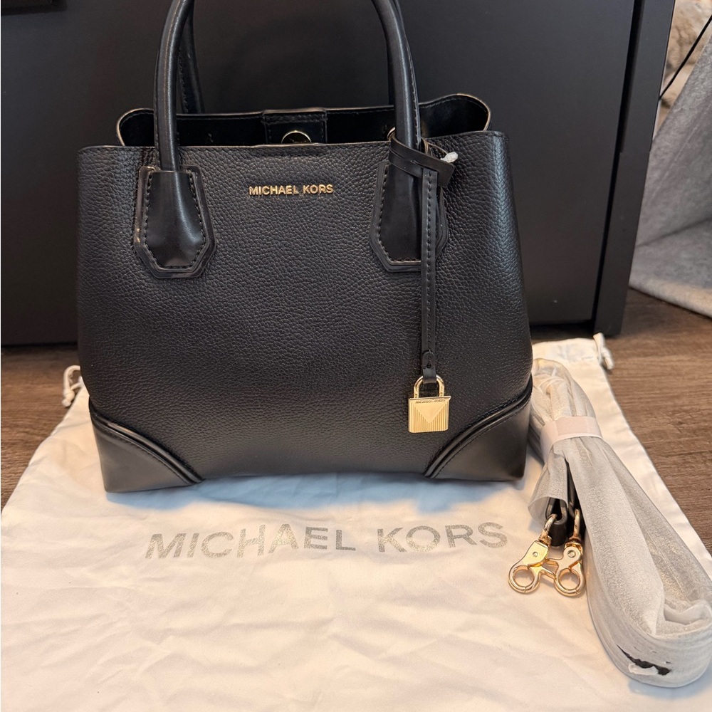 Michael Kors Small Mercer Gallery